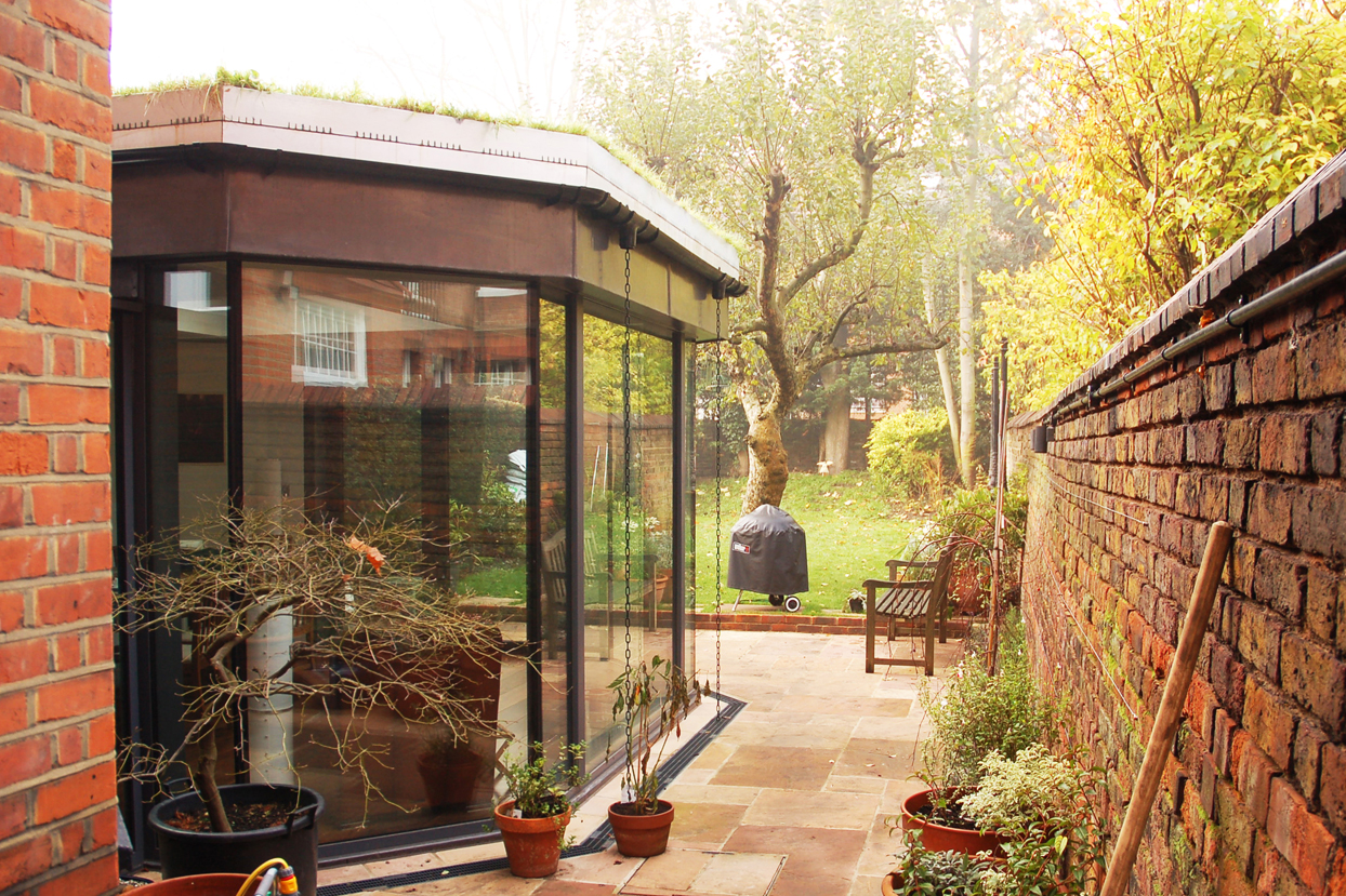 Strathray Gardens, London