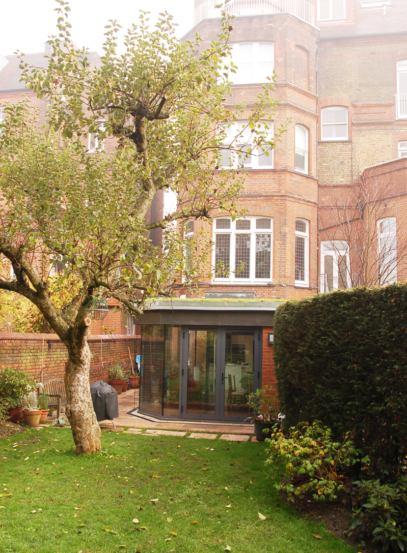 Strathray Gardens, London